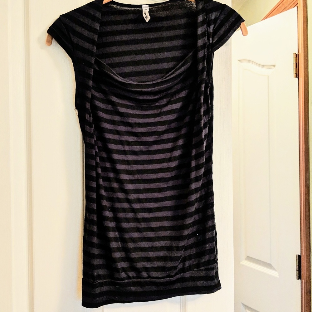 kirra ♥️ striped sleeveless top XS